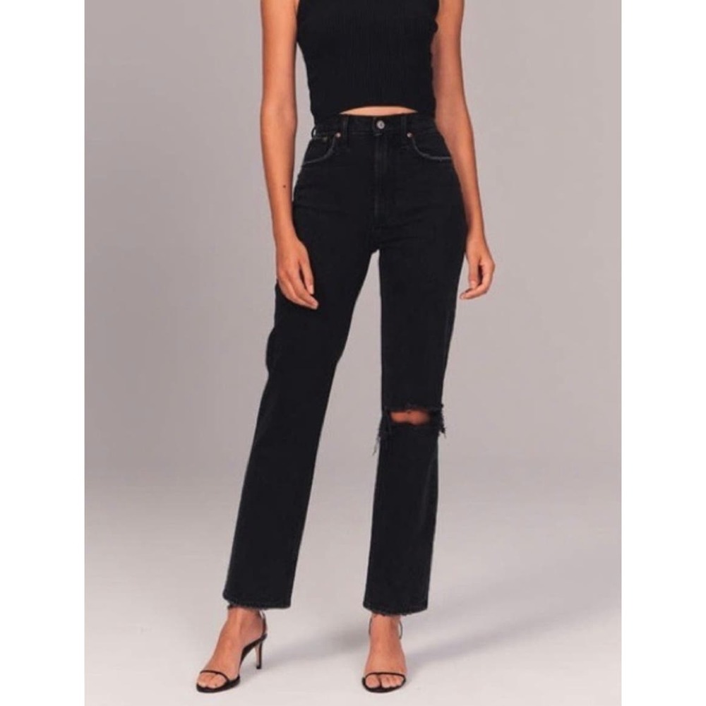 Abercrombie 90’s Straight Ultra High Rise Black Jeans Size 28 / 6 NEW